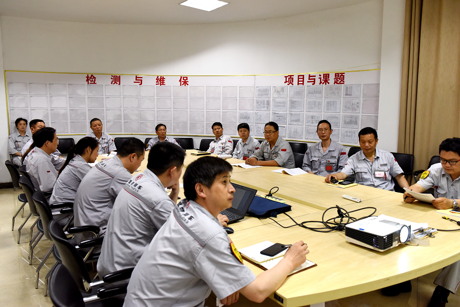 C:\Users\liangxq\Desktop\“三個報告”剛露面,鍛造廠員工為何討論的既熱烈又激烈?\鍛造廠分組討論公司黨代會報告現場7.jpg C:\Users\liangxq\Desktop\“三個報告”剛露面,鍛造廠員工為何討論的既熱烈又激烈?\鍛造廠分組討論公司黨代會報告現場7.jpg