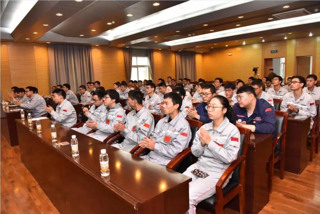 會(huì)場(chǎng)2.jpg 會(huì)場(chǎng)2.jpg