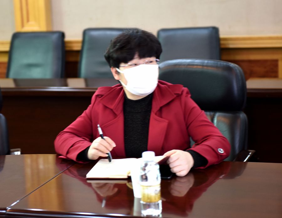 區(qū)政協(xié)秘書長張月梅.jpg 區(qū)政協(xié)秘書長張月梅.jpg