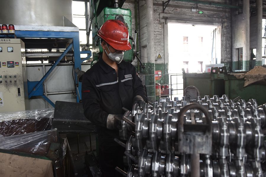 鍛二車間鋁合金生產陣地.jpg 鍛二車間鋁合金生產陣地.jpg