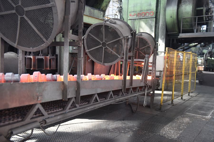 鍛二車間80MN生產現場.jpg 鍛二車間80MN生產現場.jpg