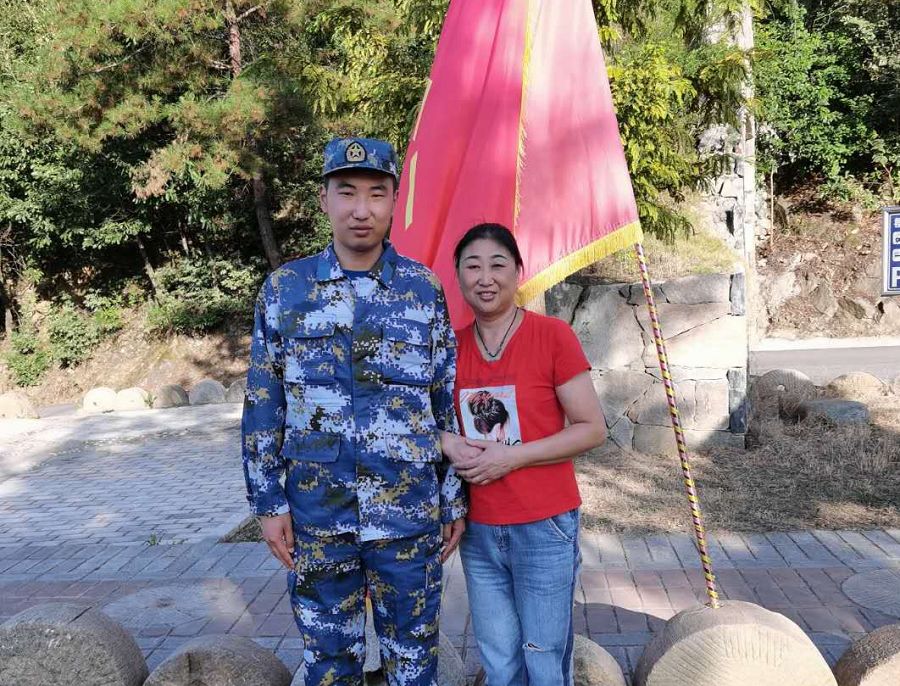 高京寧和媽媽.jpg 高京寧和媽媽.jpg